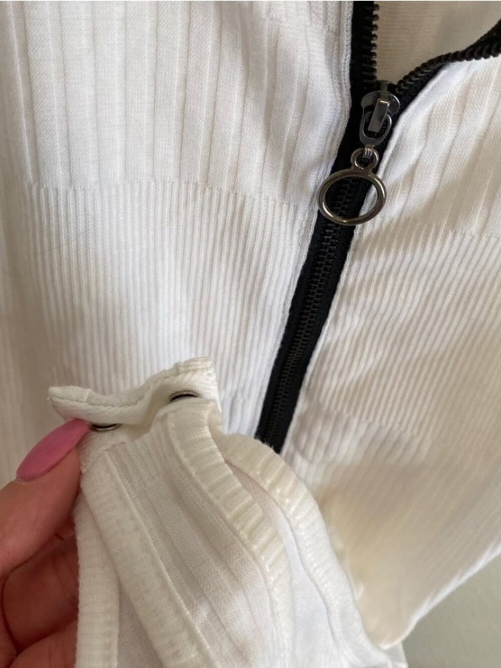 White zip front - Picture 2 of 3